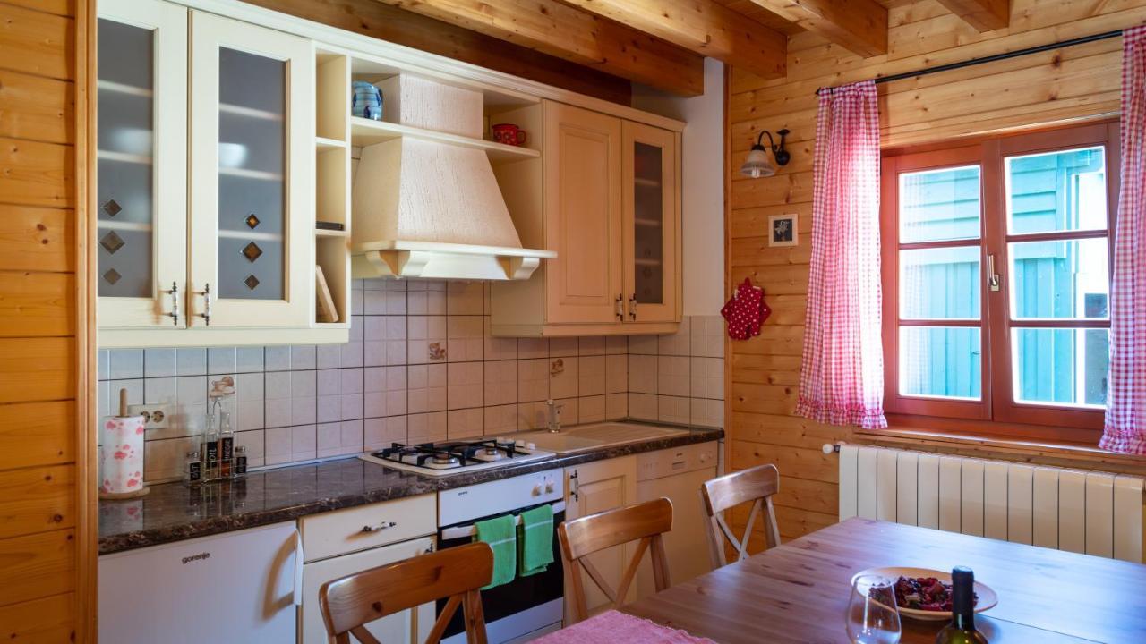 Вилла Chalets Runolist Црни-Луг Экстерьер фото