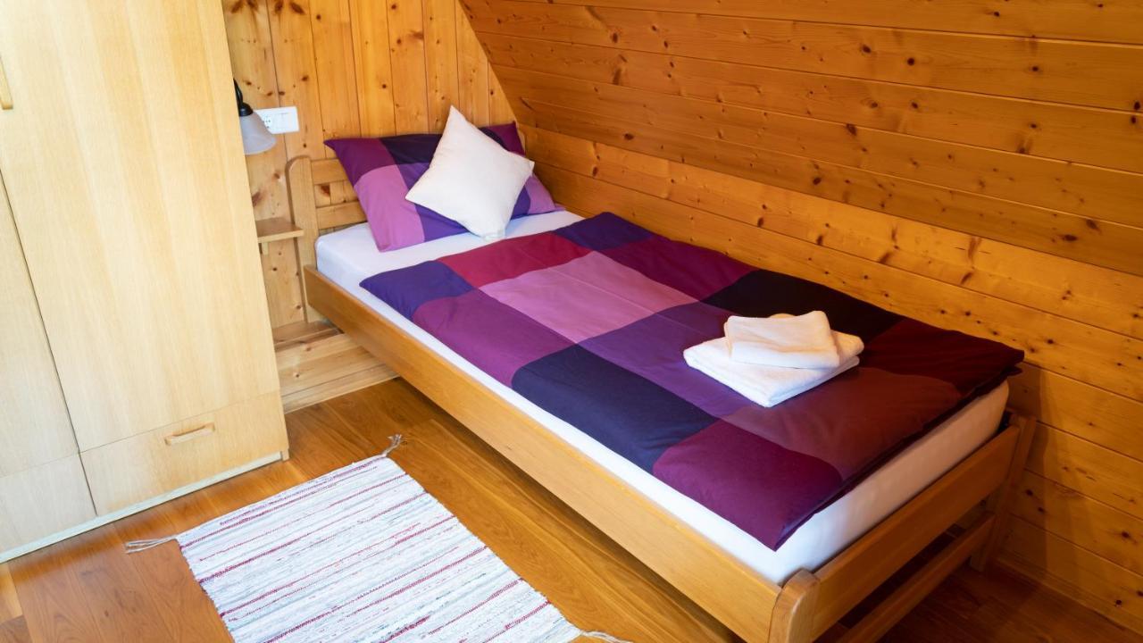 Вилла Chalets Runolist Црни-Луг Экстерьер фото